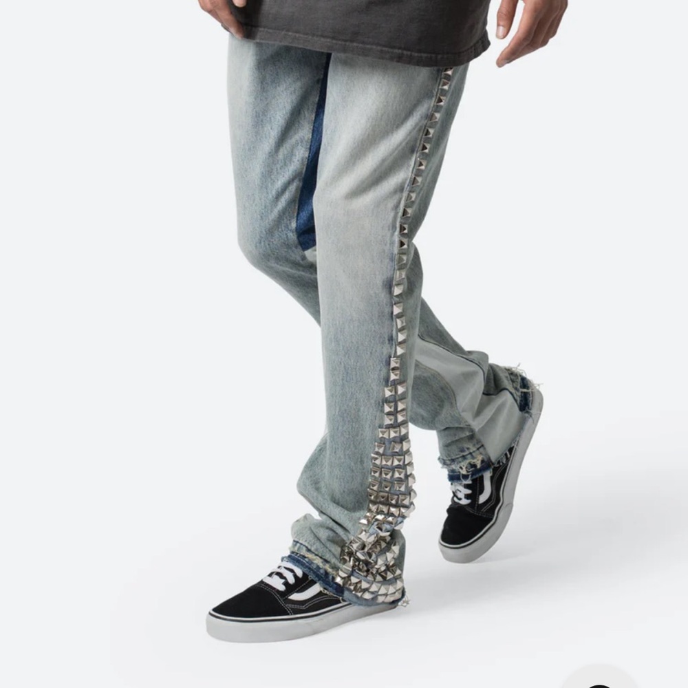 STUDDED FLARE DENIM